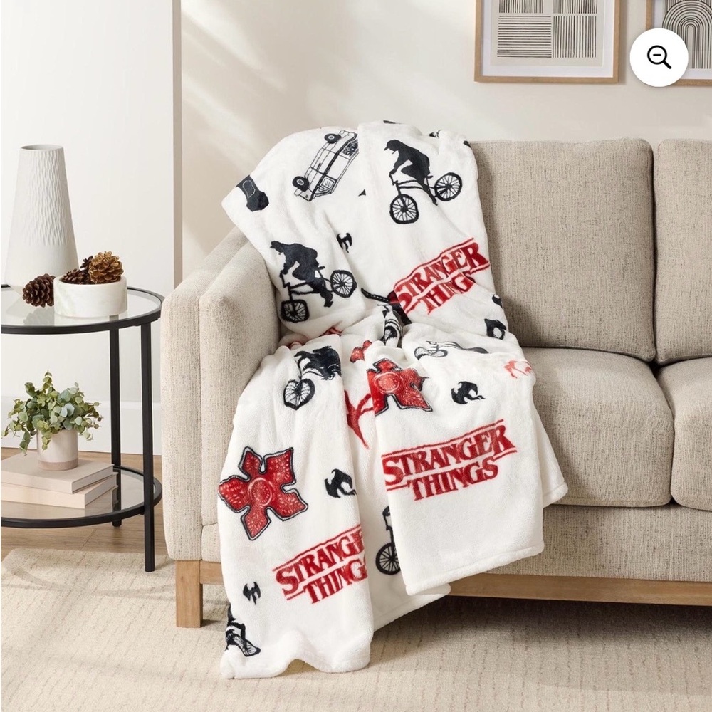 Stranger Things White Throw Blanket Size 60x70in